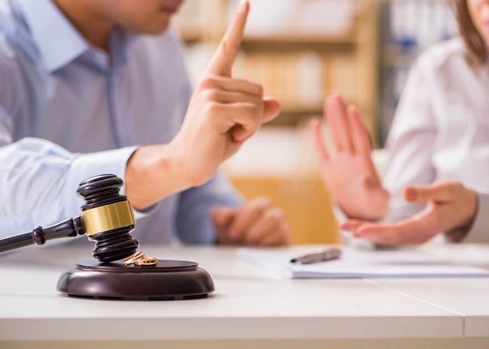آیا مرد میتواند بدون اجازه زن طلاق بگیرد؟