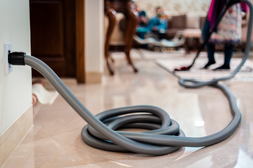 ۶ دلیل اصلی که سازندگان حرفه‌ای از جاروبرقی مرکزی کسری استفاده می‌کنند