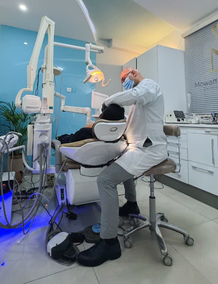 مطب لوکس  دندانپزشکی دکتر فولادگر