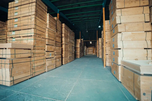 روش صحیح نگهداری پلای ‌وود در انبار چگونه است؟