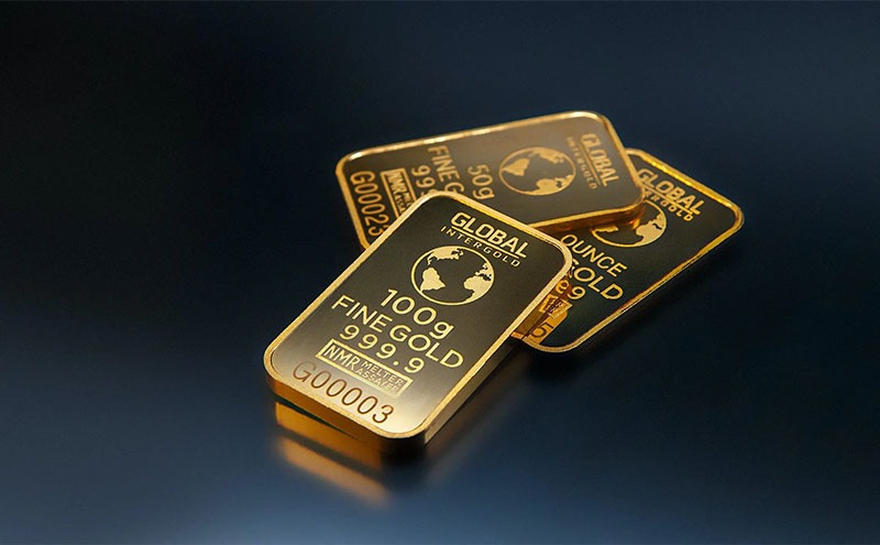 شمش‌های Global InterGold روی پس‌زمینه مشکی
